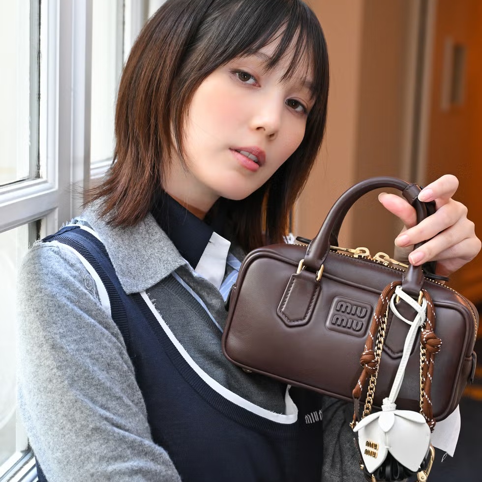 MiuMiu ワンダー レザー バッグ 2025SS 直営店 m1-1.jpg